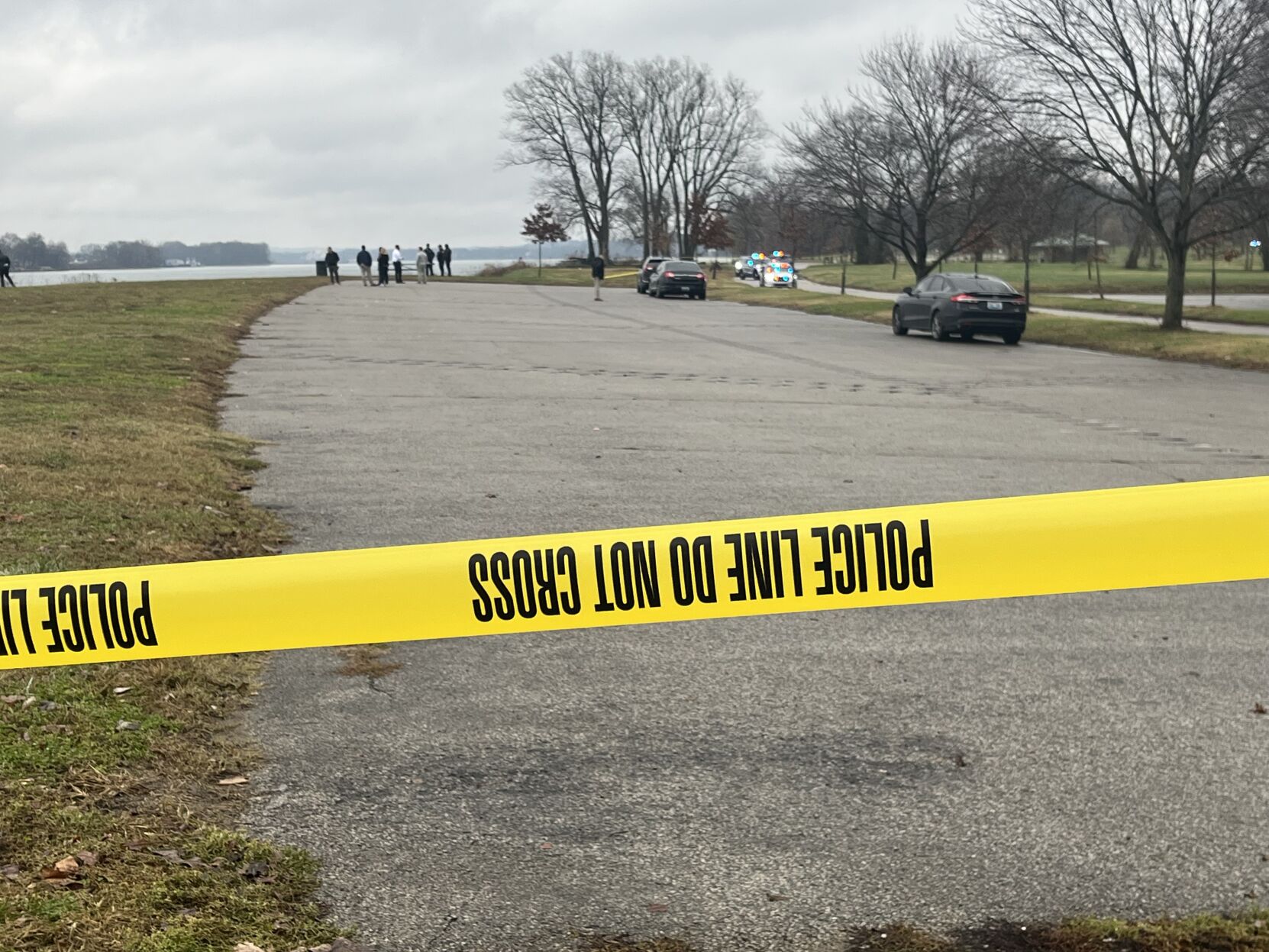 Woman's body found floating on shore of Ohio River in Louisville park